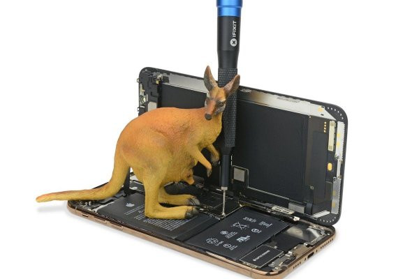 Kanguru giúp tháo dỡ iPhone XS
