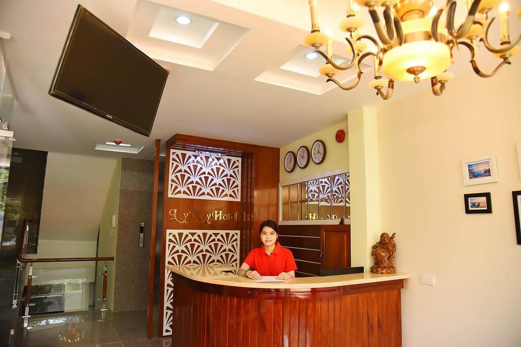 Thiết kế nội thất hiện đại và tối giản của khách sạn Ly Ky gần biển Quy Nhơn