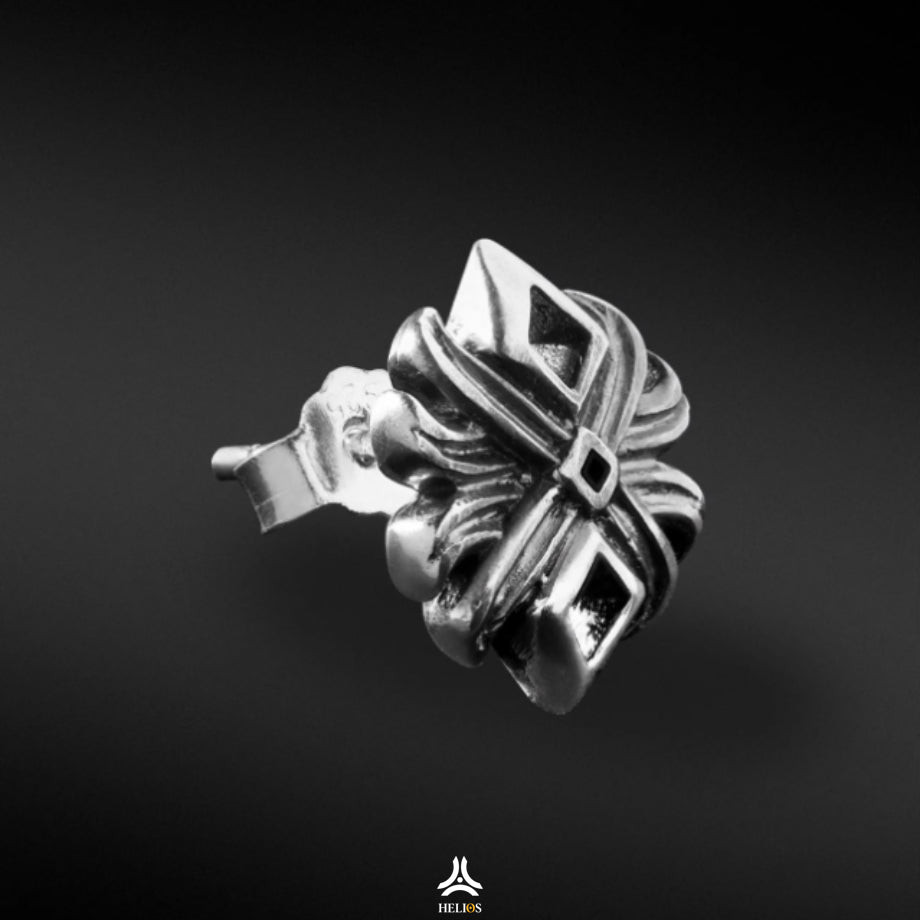 Khuyên tai bạc S925 Lotus Buds Stud Earrings từ Helios, thiết kế độc đáo, phong cách.