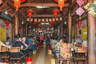 Quán chay Khai Tâm Đà Nẵng luôn tấp nập khách tới ăn