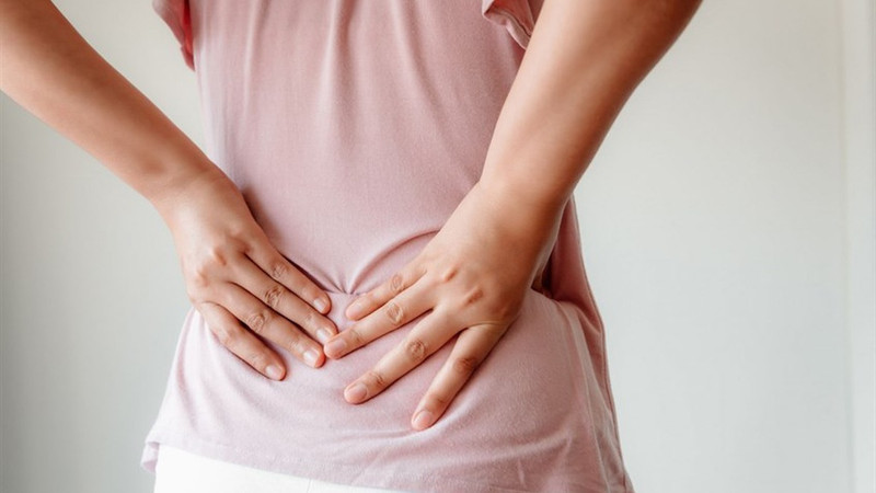 Dấu hiệu đau lưng âm ỉ khi có thai 1 tuần tuổi