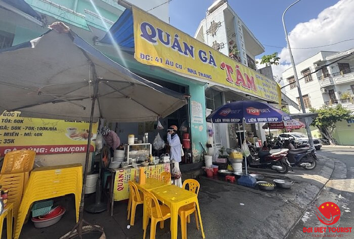 Cơm gà Tám Nha Trang chỉ bán gà thả vườn, đảm bảo thơm ngon
