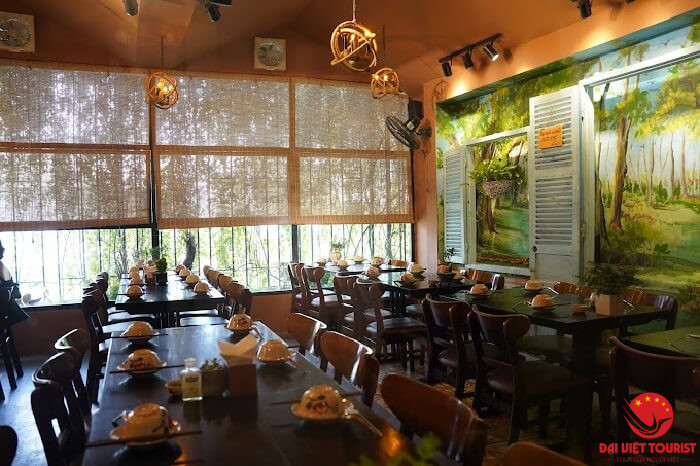 Quán cơm Chuồn Chuồn Kim với không gian ấm cúng và món ăn ngon tại Nha Trang