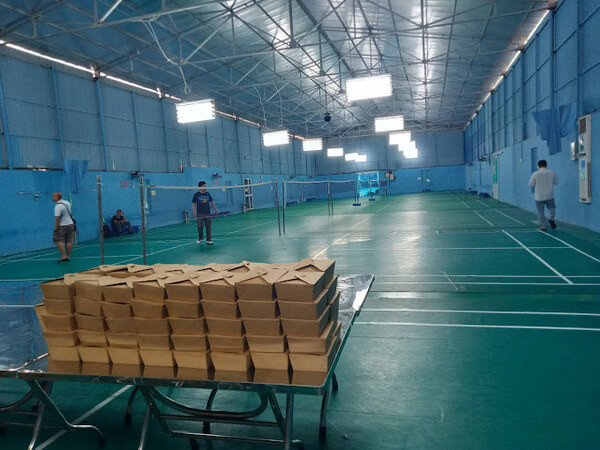 Sân cầu lông 521 Minh Khai tại Hai Bà Trưng, Hà Nội, nổi tiếng với mức giá sinh viên hấp dẫn và không gian tập luyện.
