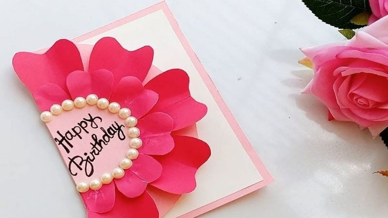 Ảnh chúc sinh nhật với bó hoa hồng tươi