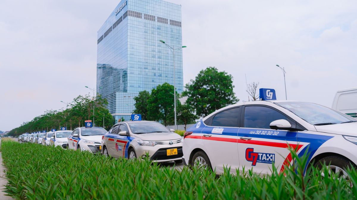 Các kênh liên hệ đa dạng của Taxi G7 bao gồm tổng đài, website và ứng dụng di động