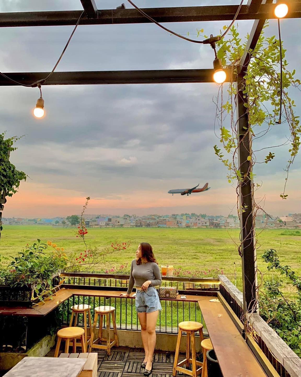 Menu đồ uống đa dạng tại Bonjour Cafe The Art