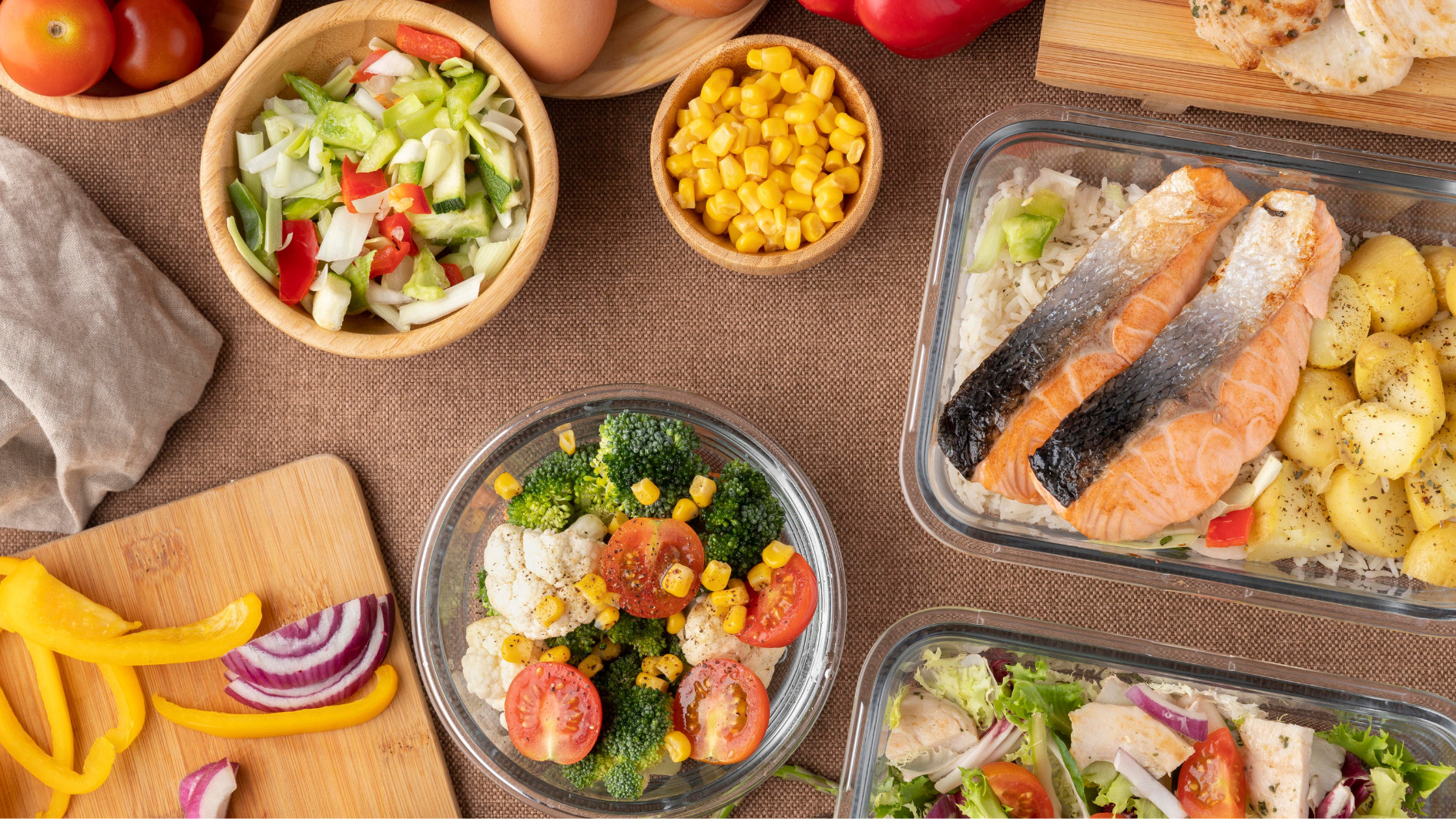 Chế độ ăn uống đầy đủ dưỡng chất giúp tăng cường sức khỏe