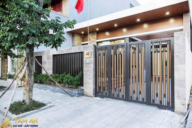 Hàng rào giúp bảo vệ an ninh, tạo sự riêng tư cho ngôi nhà