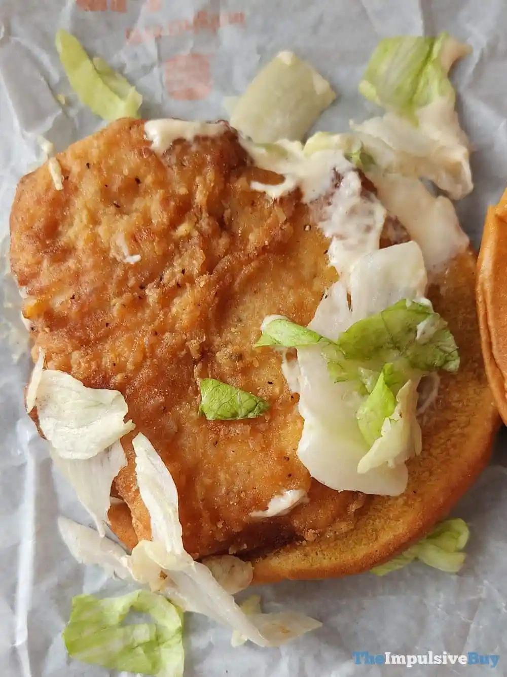 Thành phần miếng gà của bánh mì gà giòn Royal Crispy Chicken Burger King