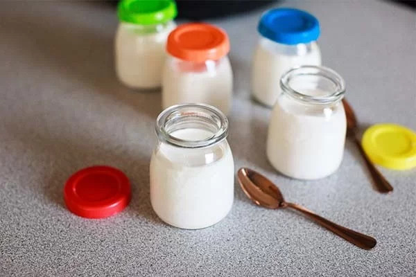 Món sữa chua được nhiều người ưa chuộng bởi hương vị thơm ngon và có nhiều lợi ích cho sức khỏe