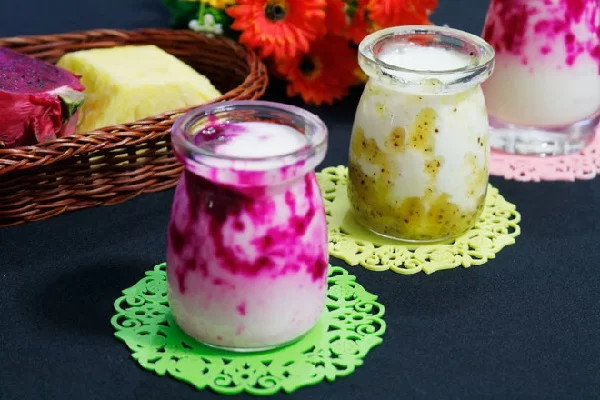 Sữa chua uống không những thơm ngon mà còn có công dụng giúp làm da mịn màng, tươi trẻ