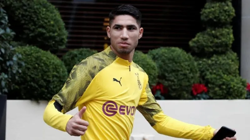 Achraf Hakimi trong màu áo Borussia Dortmund