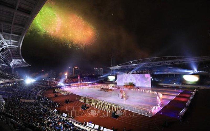 Lễ khai mạc FIFA Club World Cup hoành tráng với màn trình diễn ánh sáng và âm thanh ấn tượng