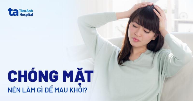 Minh họa các biện pháp giảm thiểu hiện tượng mắt phải bị giật như ngủ đủ giấc, thư giãn, giảm căng thẳng, và sử dụng nước mắt nhân tạo