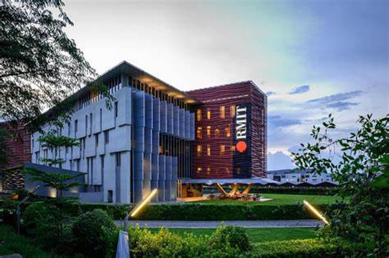 cac truong dao tao nganh kinh te o ha noi
