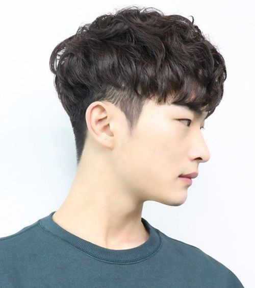 Tóc wavy undercut sành điệu cho nam mặt tròn