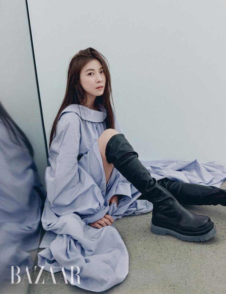 Diễn viên thực lực Ha Ji Won quyến rũ trên tạp chí