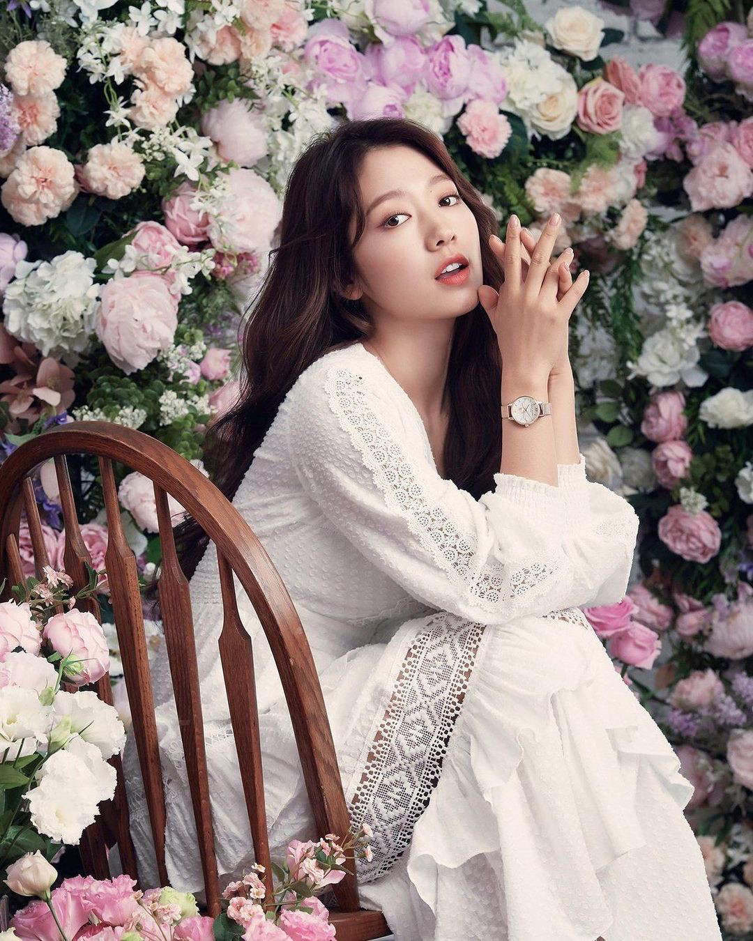 Nữ diễn viên Park Shin Hye với vẻ ngoài rạng rỡ