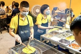 Quán Bánh Tráng Nướng Bé Lùn, một trong những địa điểm nổi tiếng tại Đà Lạt