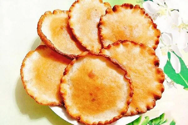 Bánh tai yến bột năng chiên vàng